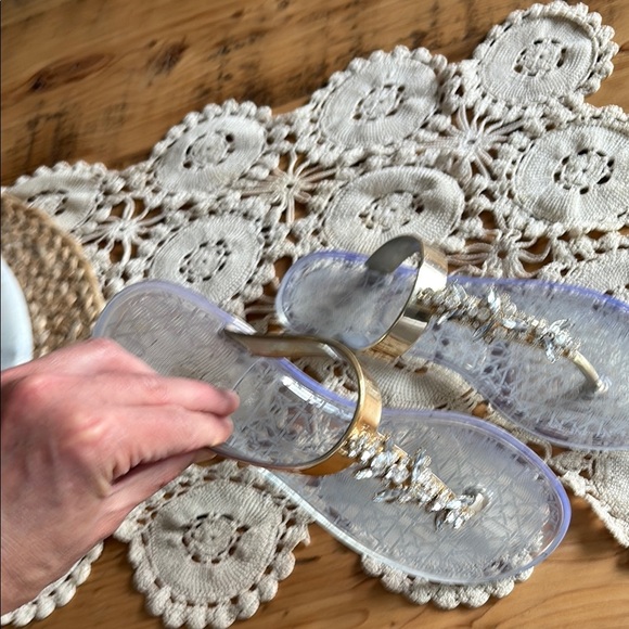 Jewel Badgley Mischka Gold and Silver Sandals with Chic Elegance - Picture 8 of 11